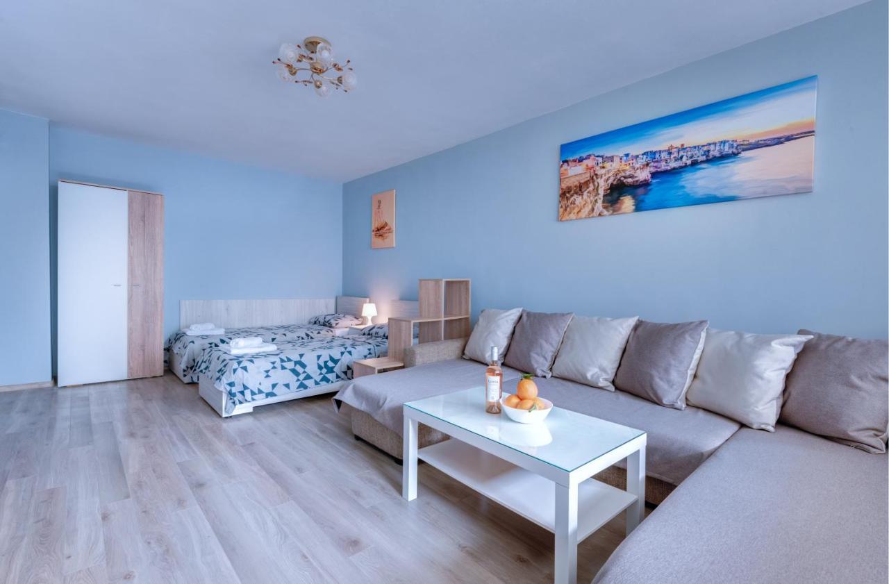 Daisy - 3 Room And Kitchen Apartment In Lazur Burgas Bagian luar foto