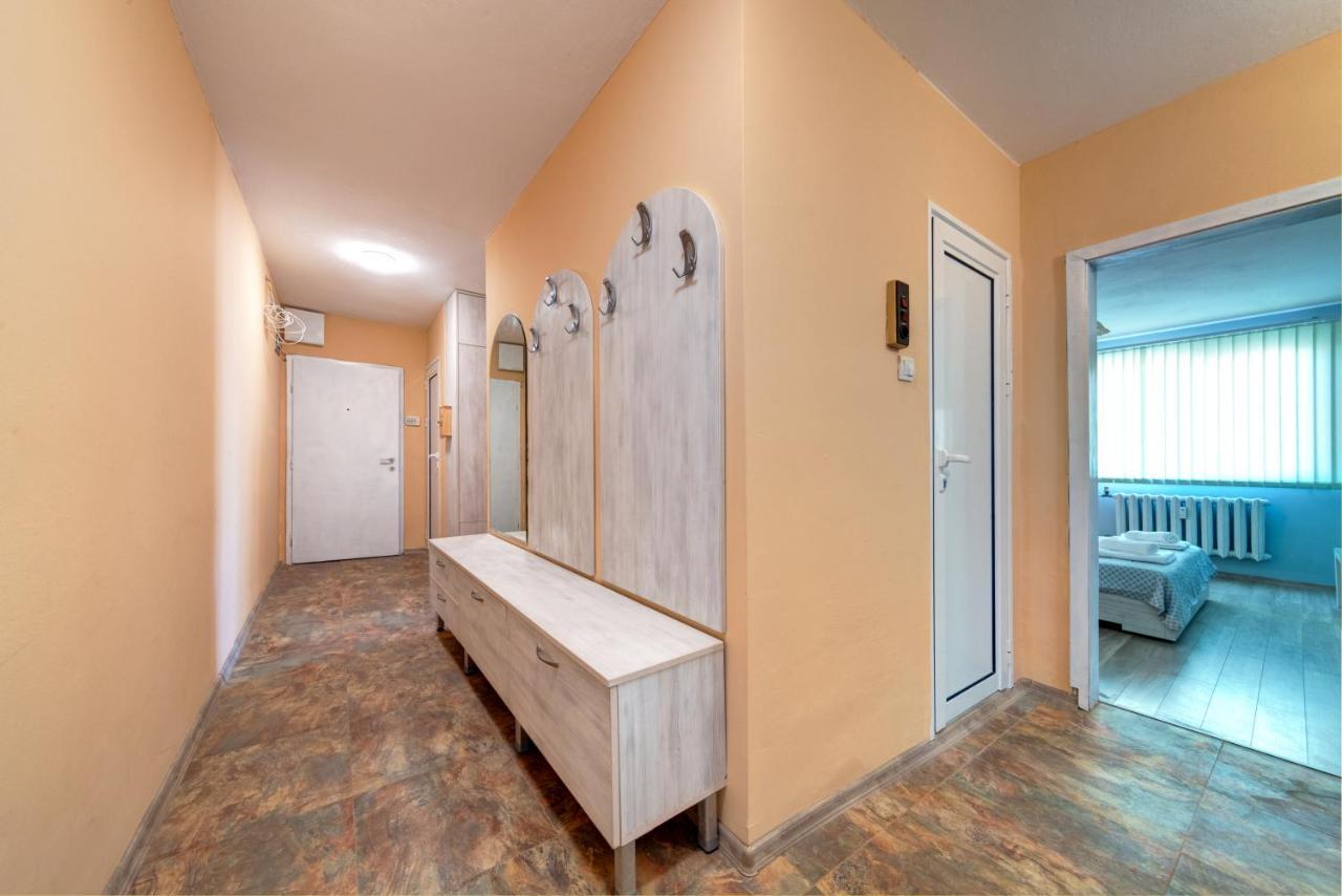 Daisy - 3 Room And Kitchen Apartment In Lazur Burgas Bagian luar foto