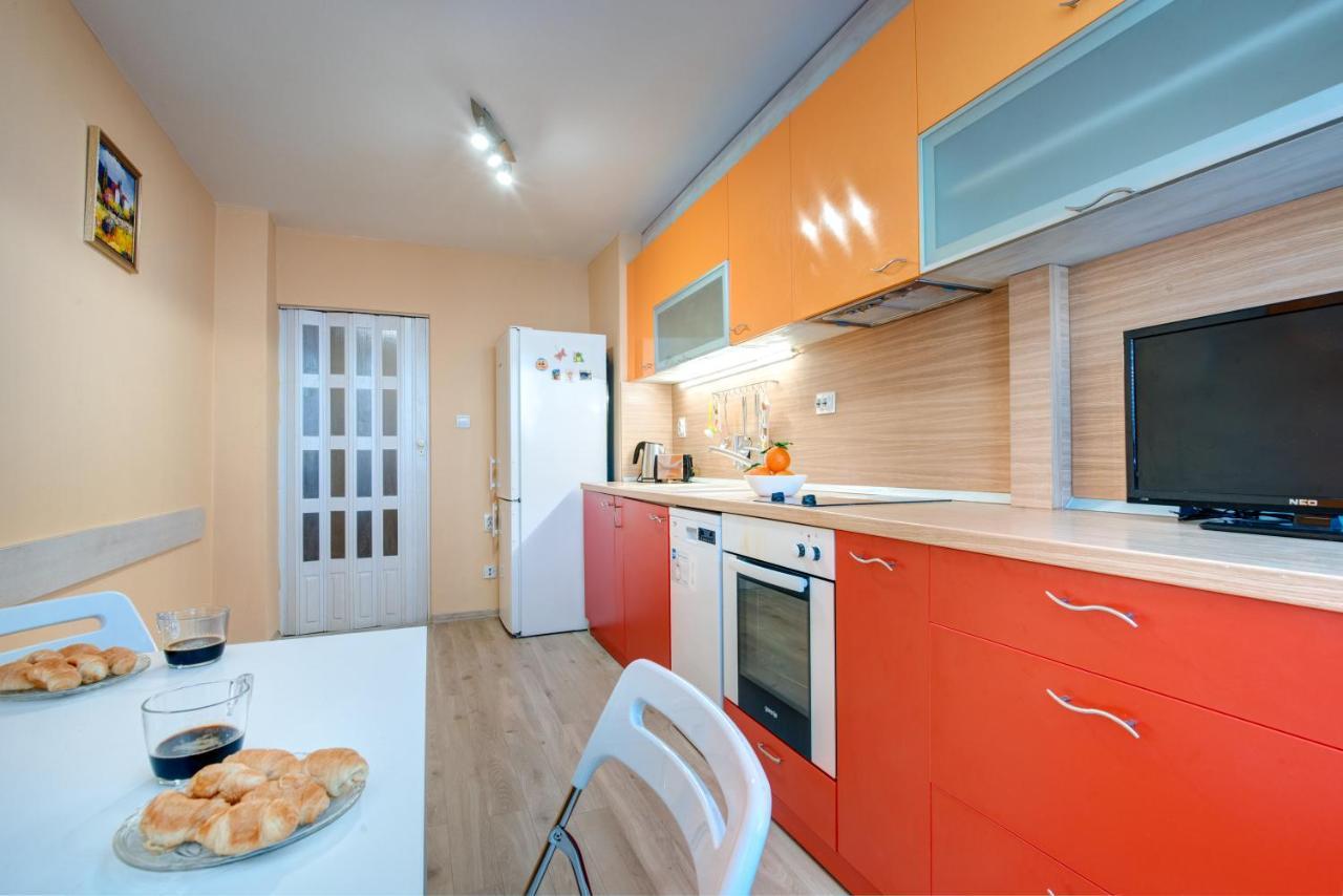Daisy - 3 Room And Kitchen Apartment In Lazur Burgas Bagian luar foto